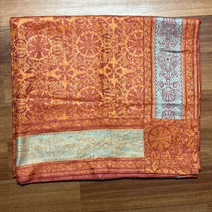 Gorgeous‎ Handmade Linen Jacquard Table Cloth